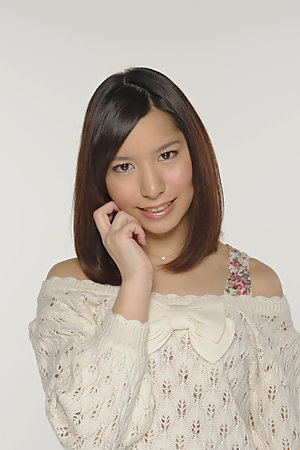 Kurara Makise looks so hot in a white sweater