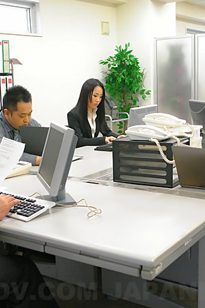Ai Mizushima loves some nasty group sex action