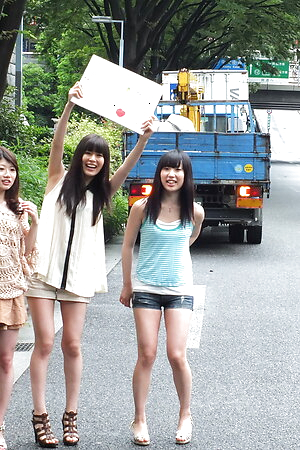 Yuuko Kohinata, Nozomi Koizumi and Shiori Ayase suck cock in a van