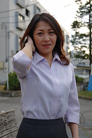 Super hot Asian cheating wifey Noriko Sudo