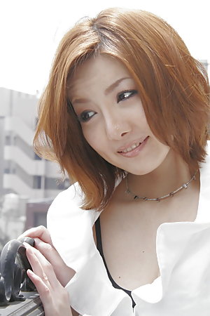 Stunning Japanese office girl Yuna Hirose