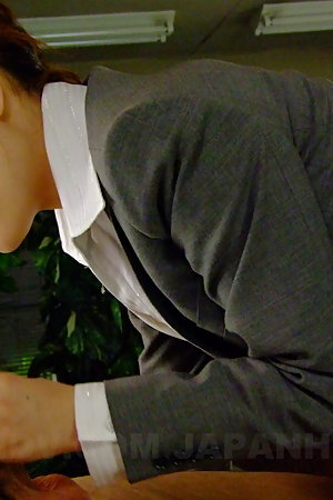 Sexy Iroha Kawashima works on a hot blowjob