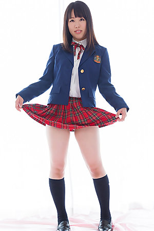 Yuka Shirayuki using her soft and big soles to make him explode all over them