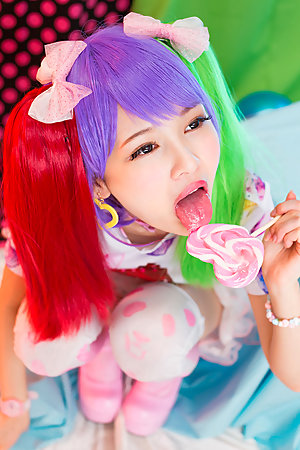 Shuri Atomi Sucks Candy Dick