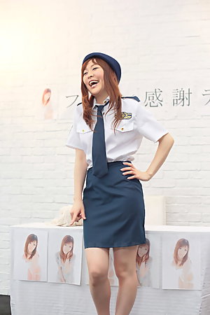 Hot Akane Satozaki gets licked by horny guys