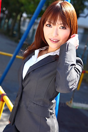 Office darling Yukina Aoyama shows her body